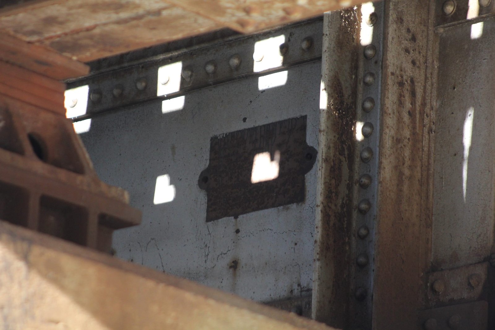 Missing plaque on north track, span #2